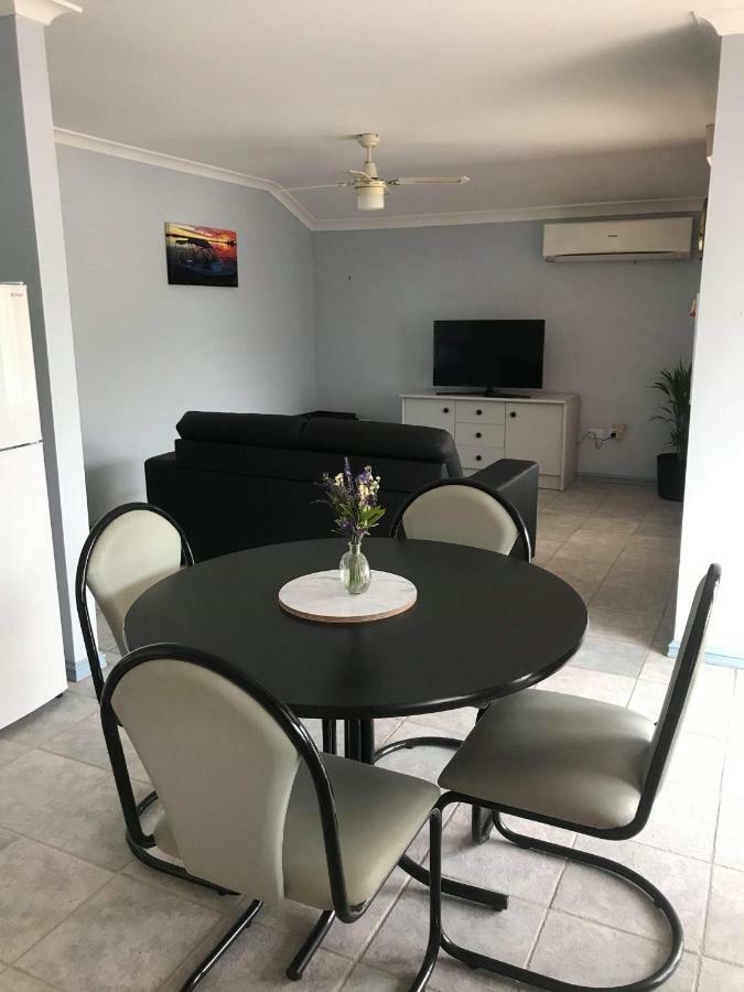 Guesthouse On Dolphin Safety Bay Екстериор снимка